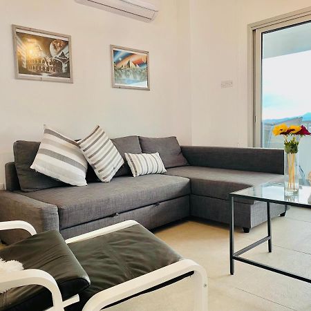 Panoramic Seaside Getaway, 2-Br Penthouse Lägenhet Larnaca Exteriör bild