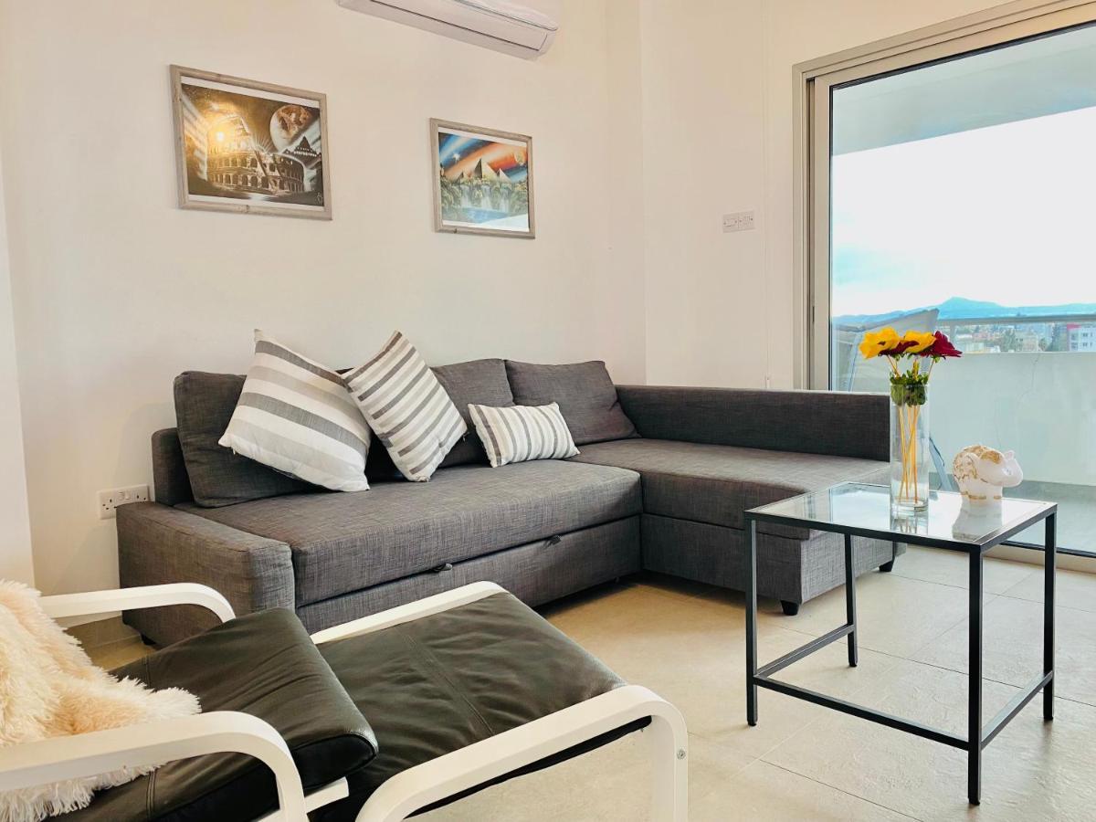 Panoramic Seaside Getaway, 2-Br Penthouse Lägenhet Larnaca Exteriör bild
