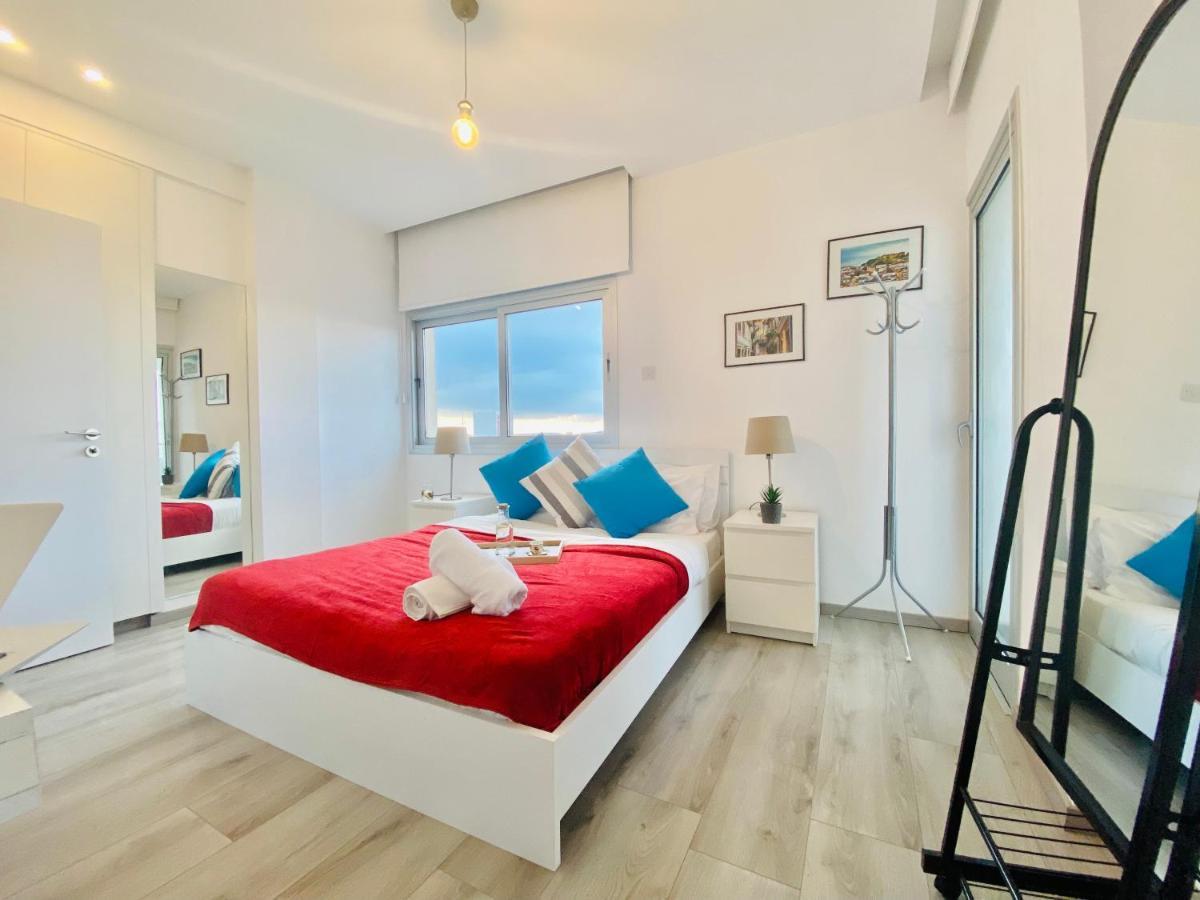 Panoramic Seaside Getaway, 2-Br Penthouse Lägenhet Larnaca Exteriör bild